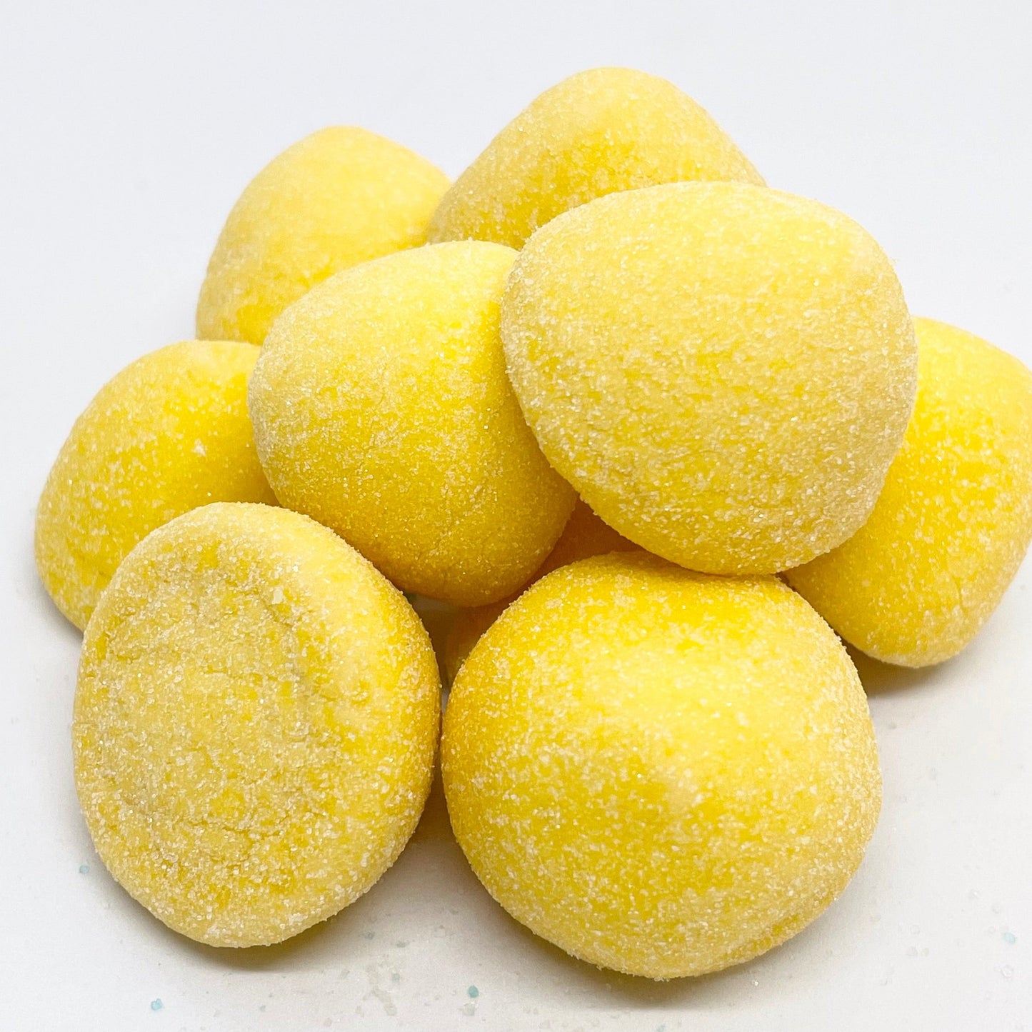 Unleash your taste buds with our Yellow Paintballs! These sugar coated paintballs offer a burst of flavour, with the sweet taste of banana and vanilla marshmallow. Your next paintball game just got tastier.