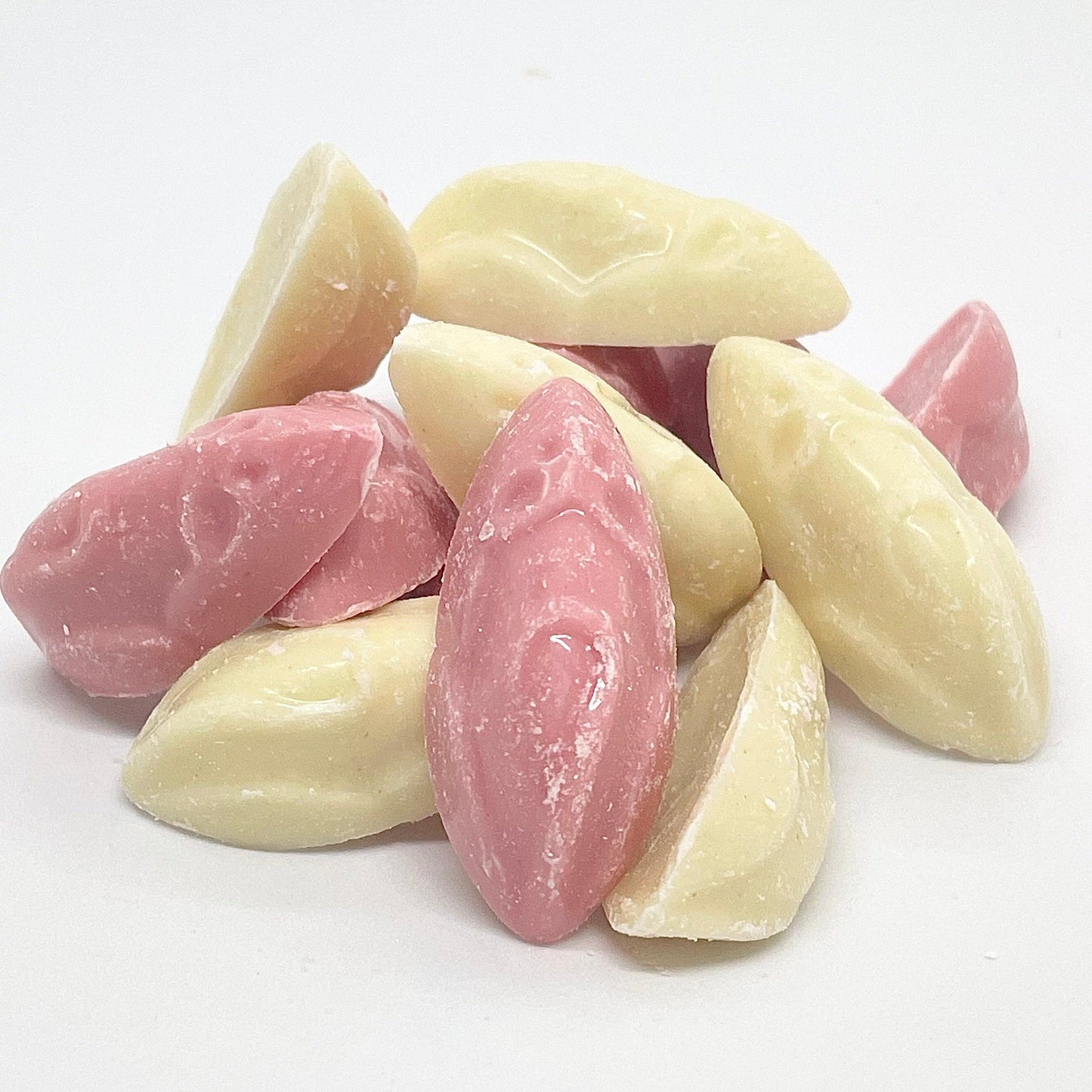 Satisfy your sweet tooth with our Pink And White Mice chocolate mice! Indulge in the delicious blend of strawberry and crème flavours, perfectly shaped like adorable mice. Treat yourself.